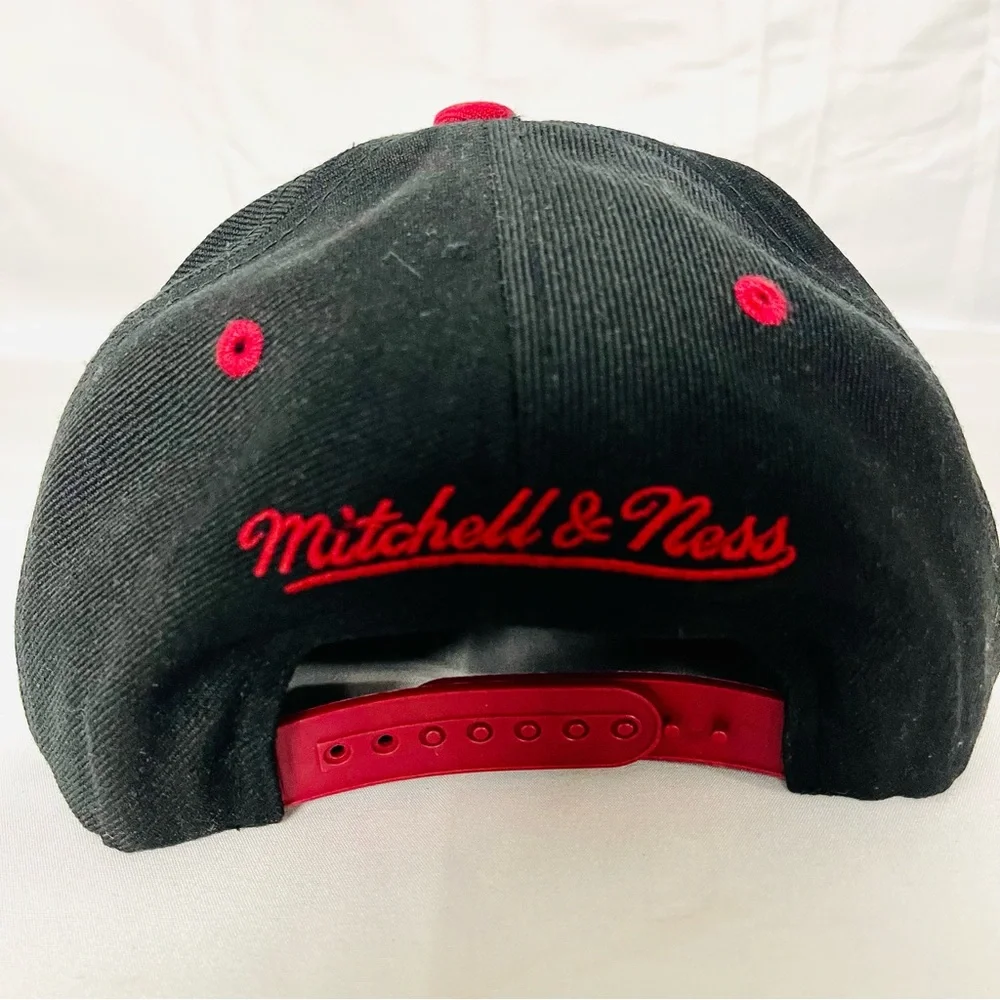 Mitchell & Ness Cleveland Cavaliers XL Tonal BRAND NEW Snapback cap hat Cavs NBA